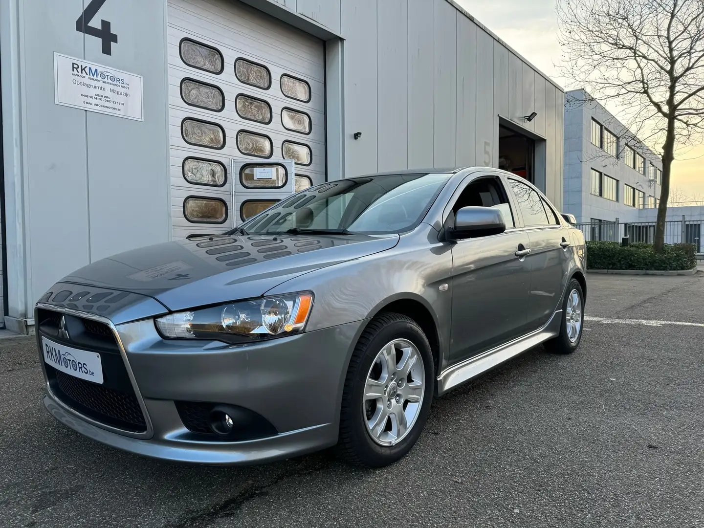 Mitsubishi Lancer VERKOCHT-VENDU-SOLD Grau - 1