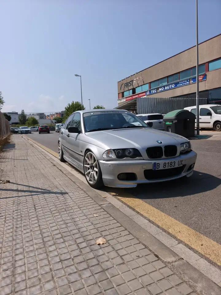 BMW 328i Touring, foto 2