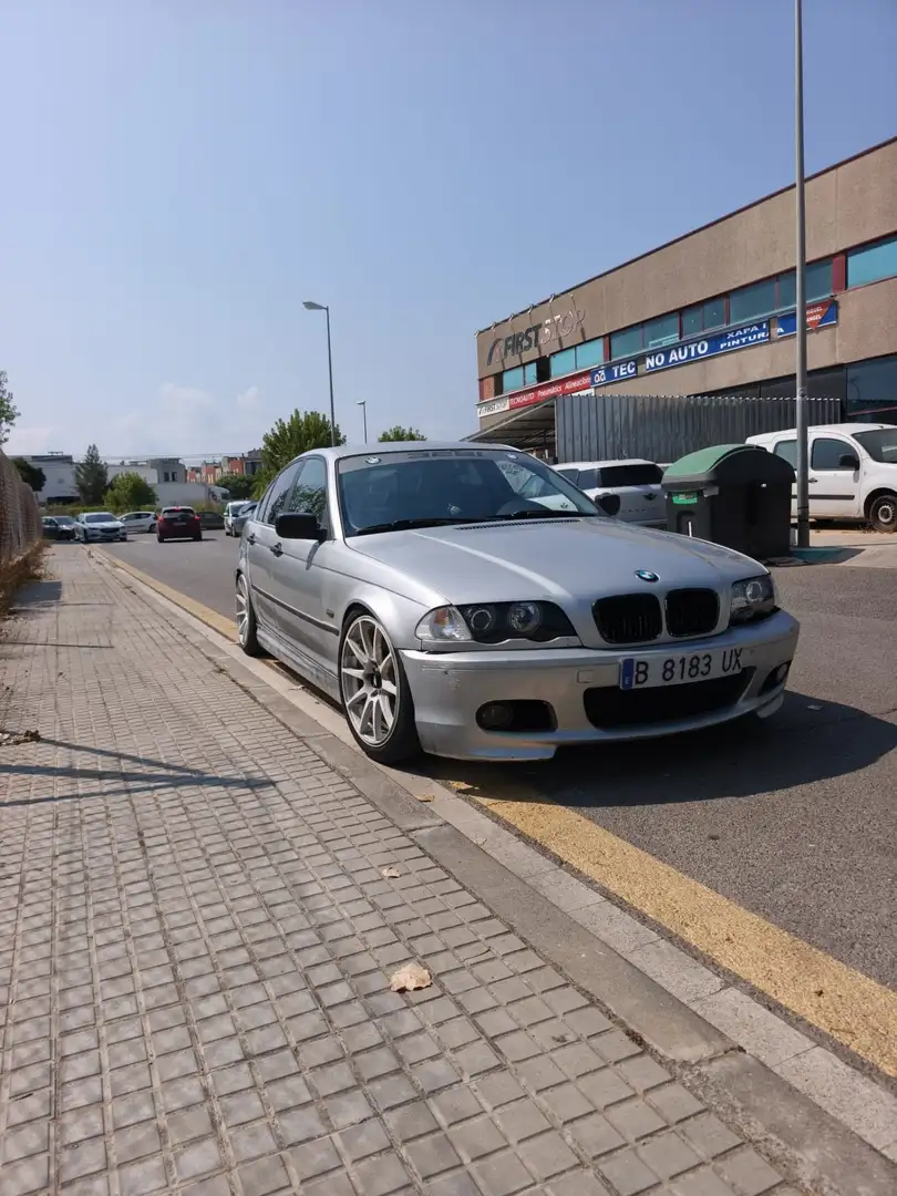 BMW 328 328i Touring - 2