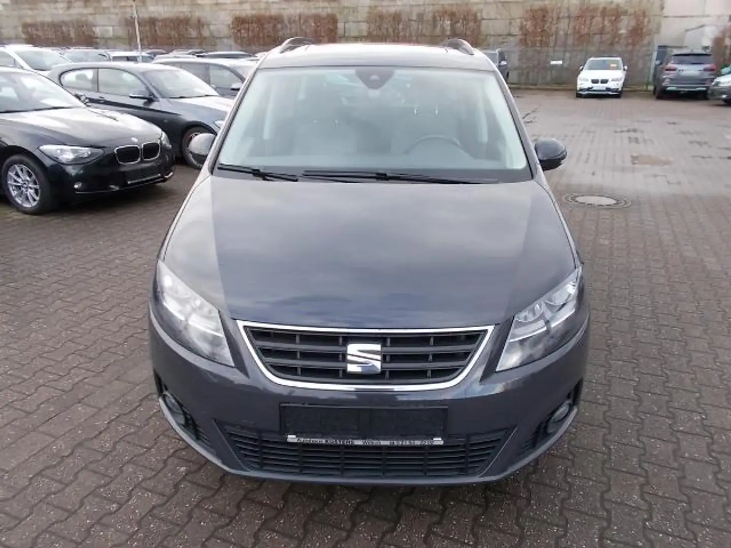 SEAT Alhambra Style, PanoDach, Navi, AHK, zus.WR Grau - 2