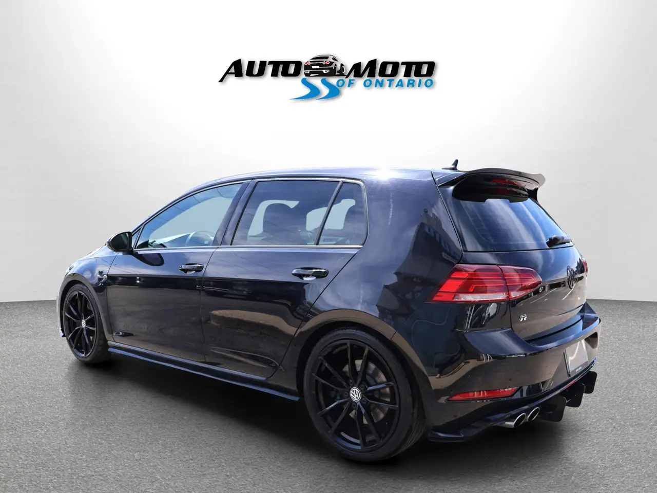 Volkswagen Golf R снимка Volkswagen Golf R