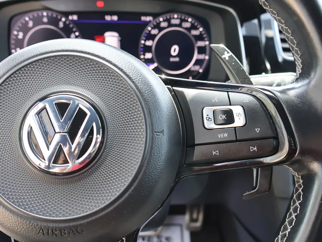 Volkswagen Golf R снимка Volkswagen Golf R