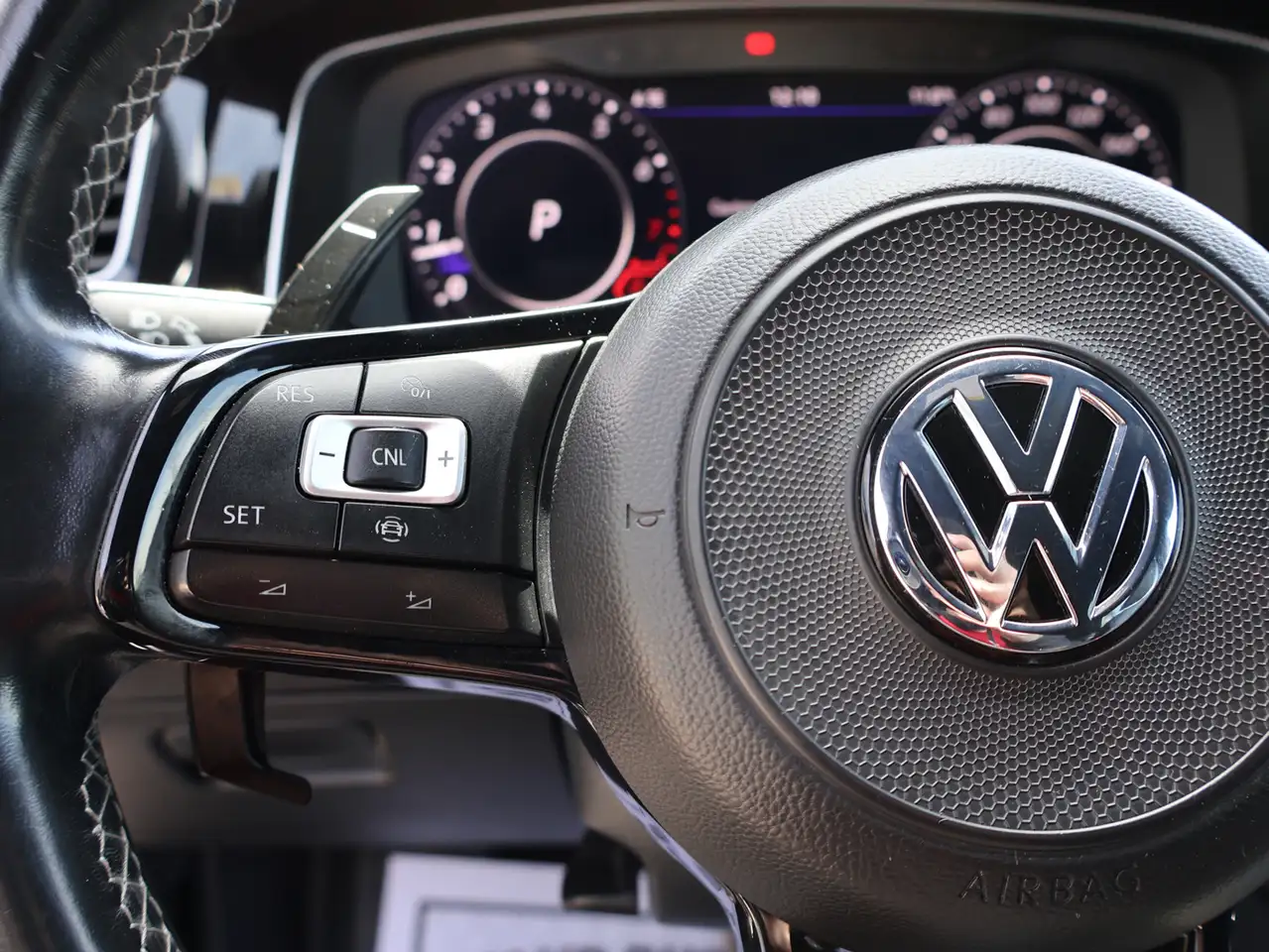 Volkswagen Golf R снимка Volkswagen Golf R
