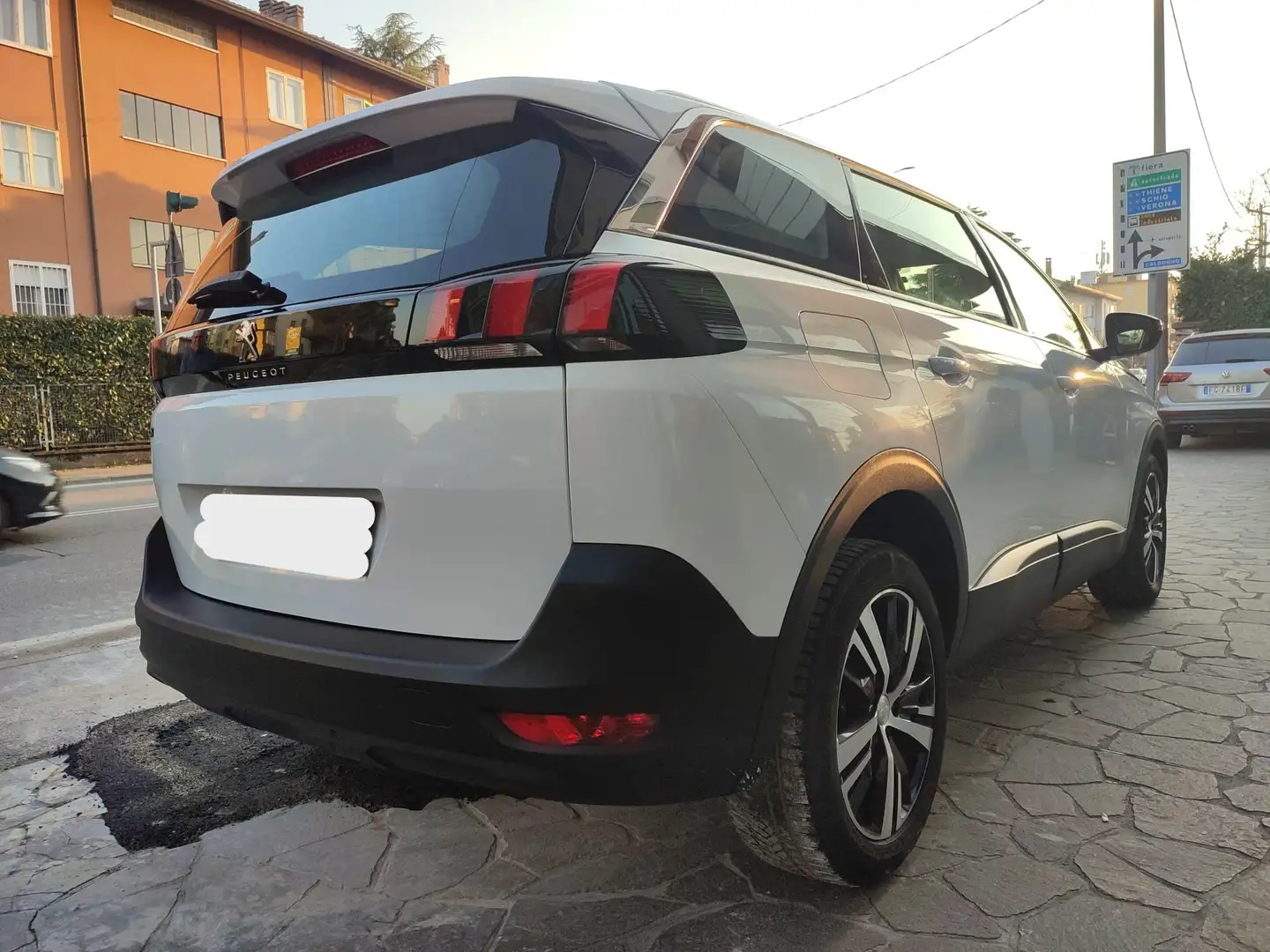 Peugeot 5008 Business Bianco - 2
