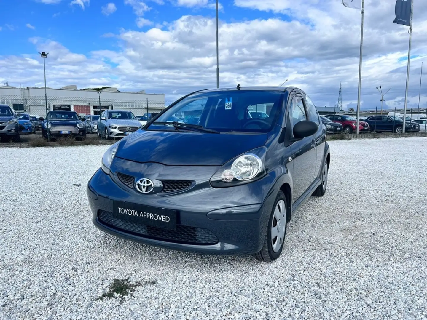 Toyota Aygo 5p 1.0 Sol m-mt Grigio - 1