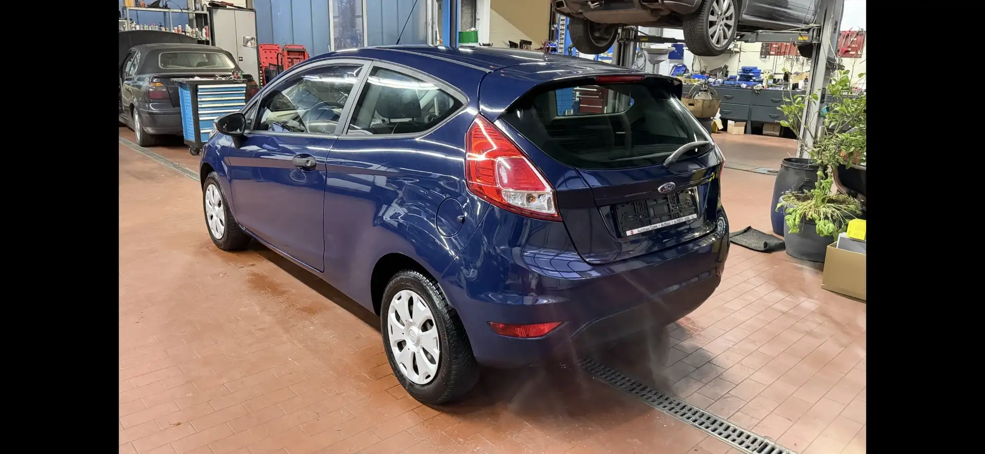 Ford Fiesta Ambiente Blau - 1