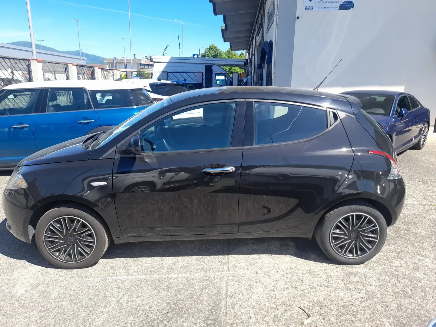 Lancia Ypsilon Ypsilon 1.2 Platinum s Schwarz - 2