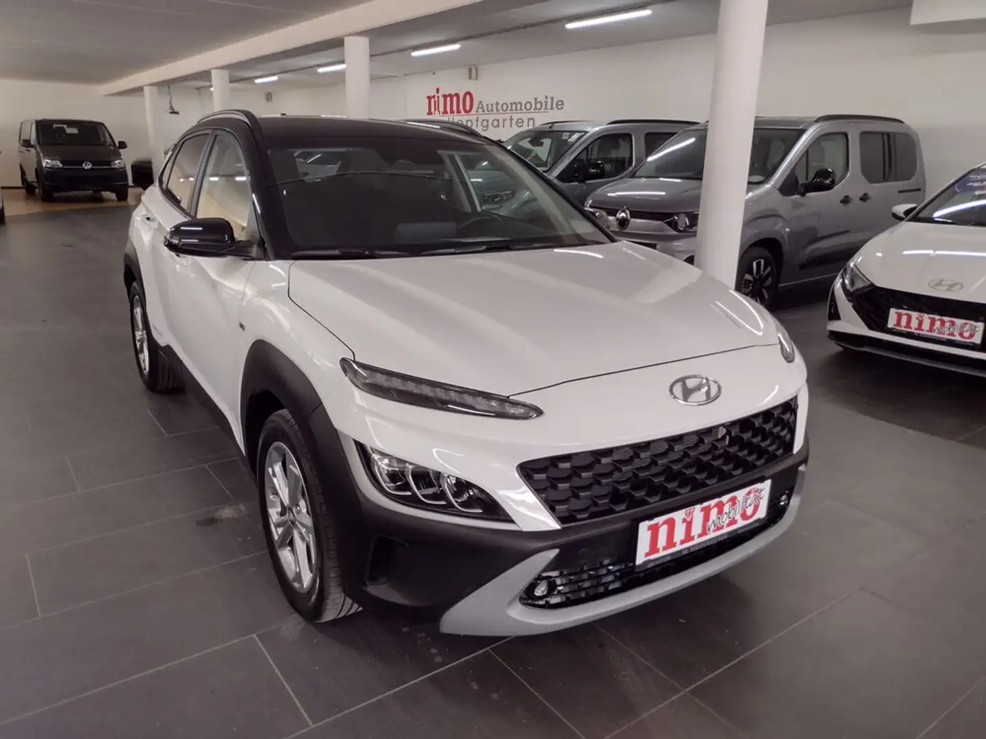 Hyundai KONA Trend Mild-Hybrid 4WD Weiß - 2