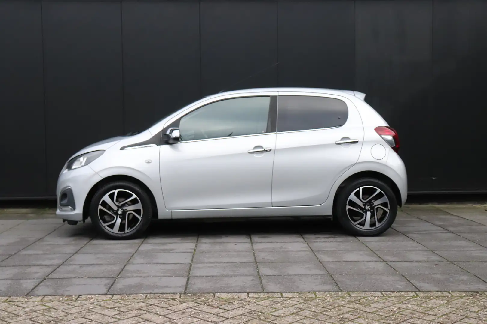 Peugeot 108 1.0 e-VTi Première | CAMERA | AIRCO | CRUISE | BLE Gris - 2