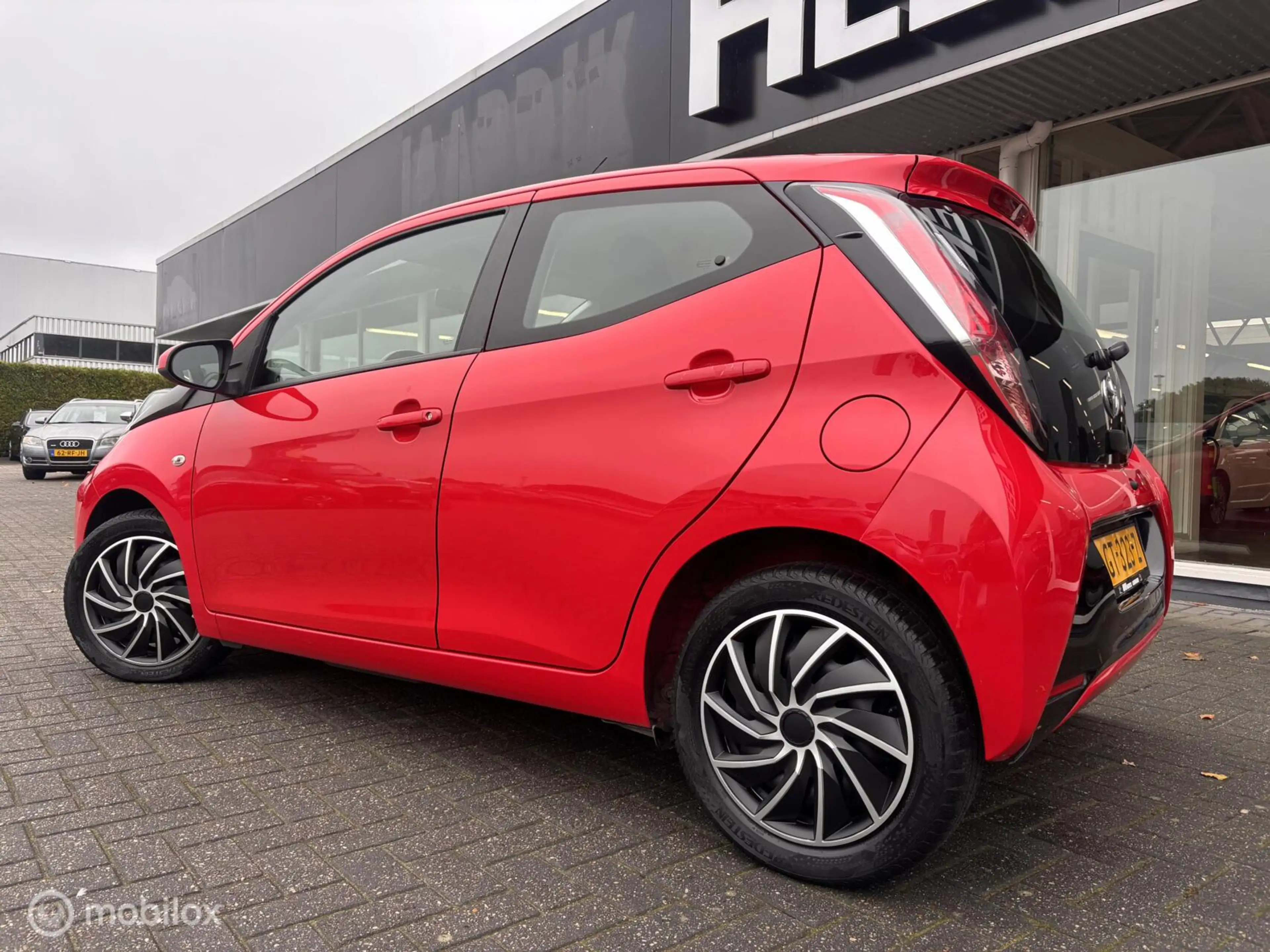 Toyota Aygo 1.0 VVT-i x-play | Camera | — photo 5