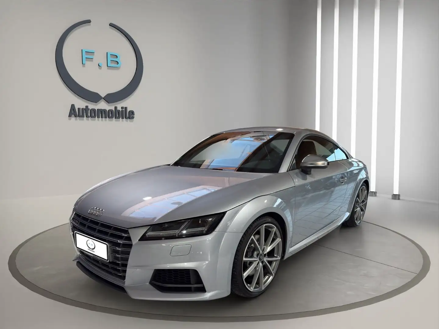 Audi TTS Coupe 2.0 TFSI quattro/KLIMA/DIGITAL TACHO Silber - 2