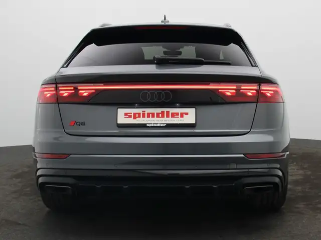 Audi Q8 view 6