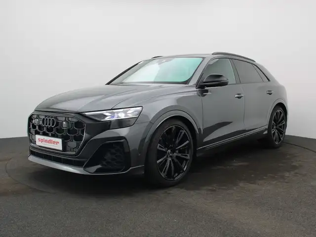 Audi Q8 view 2