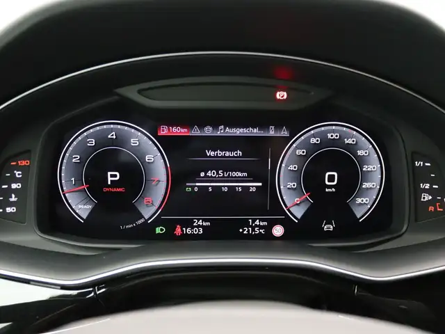 Audi Q8 view 15