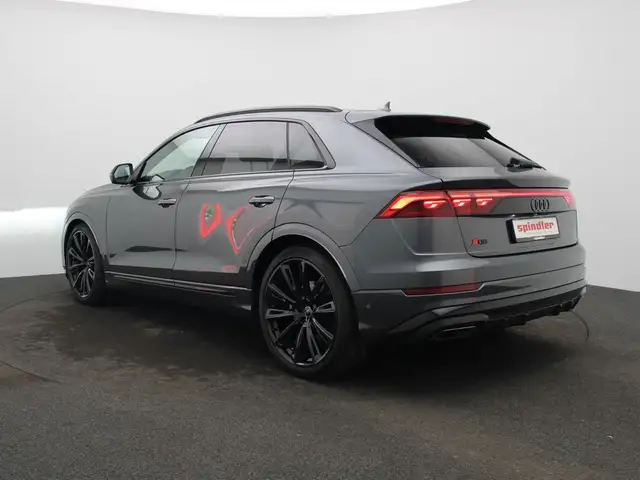 Audi Q8 view 5