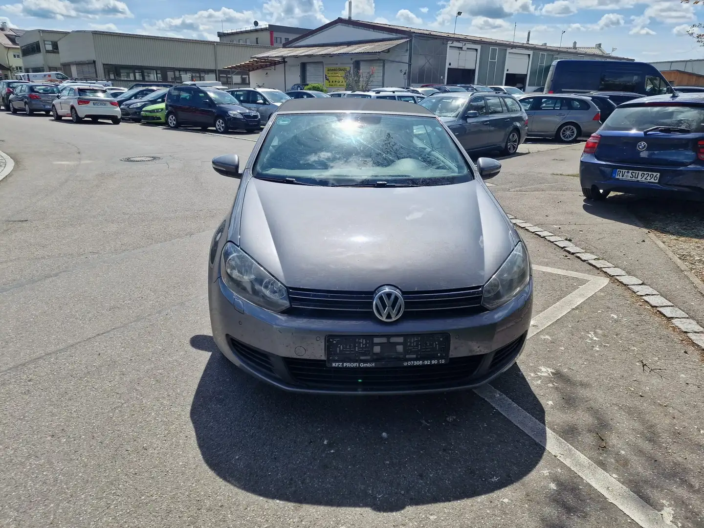 Volkswagen Golf Cabriolet Basis Gris - 2