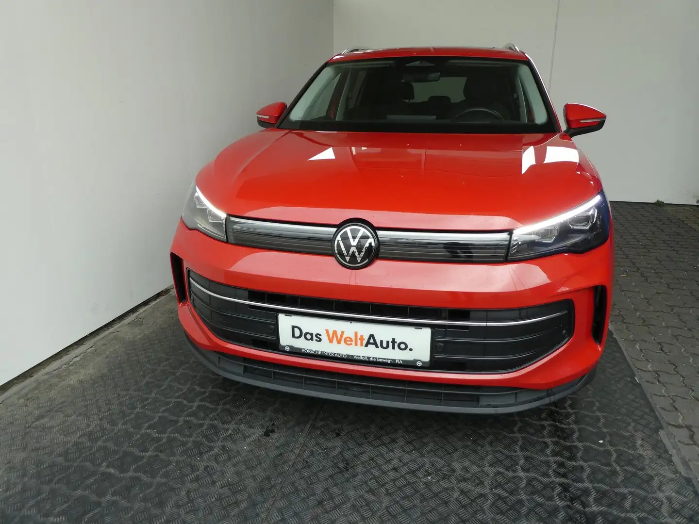 Volkswagen Tiguan Friends eTSI DSG Rot - 2