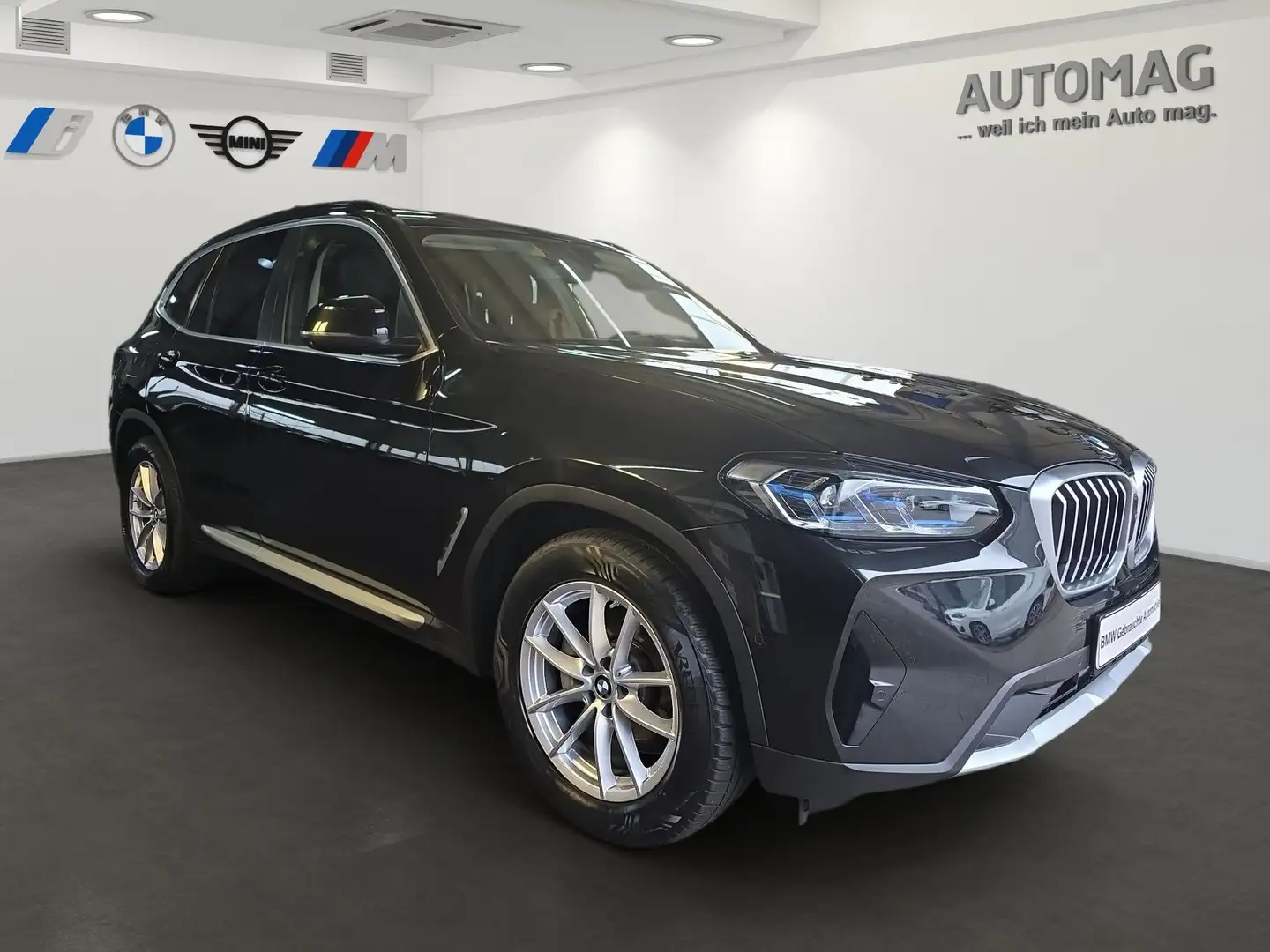 BMW X3 xDrive20d Laser*Drive Assist*Stop&Go*Head Up*Panor Schwarz - 2