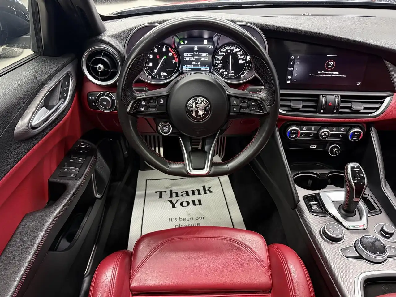 Alfa Romeo Giulia снимка Alfa Romeo Giulia