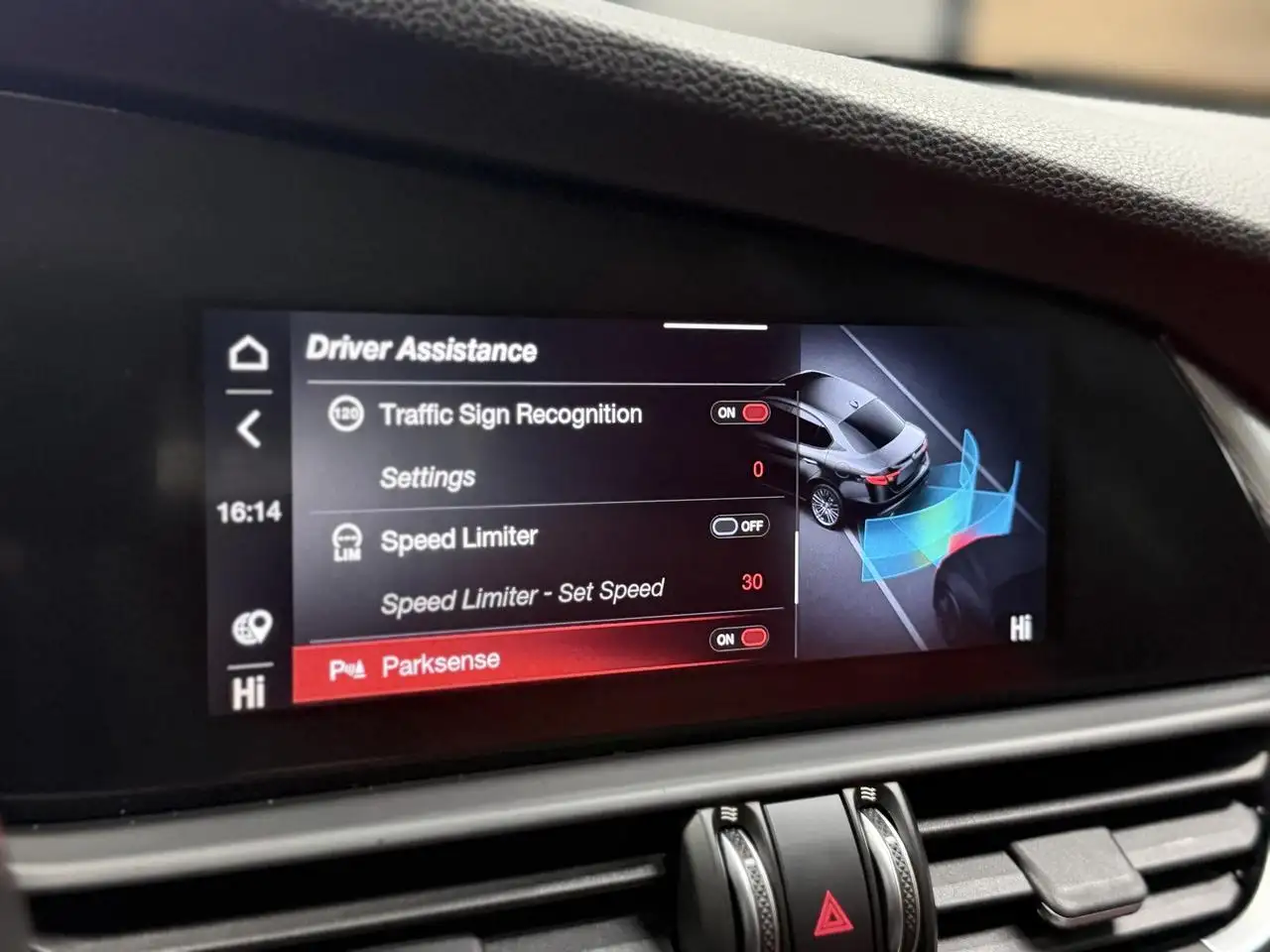 Alfa Romeo Giulia снимка Alfa Romeo Giulia