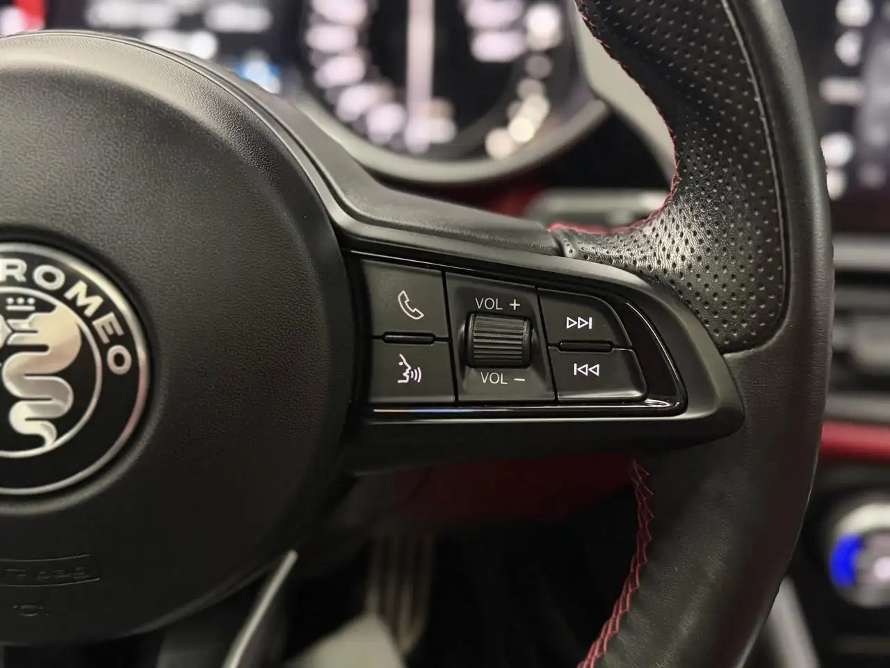 Alfa Romeo Giulia снимка Alfa Romeo Giulia