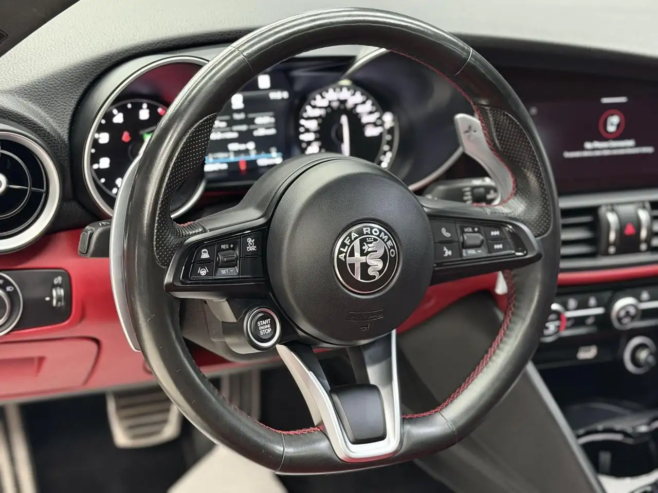 Alfa Romeo Giulia снимка Alfa Romeo Giulia