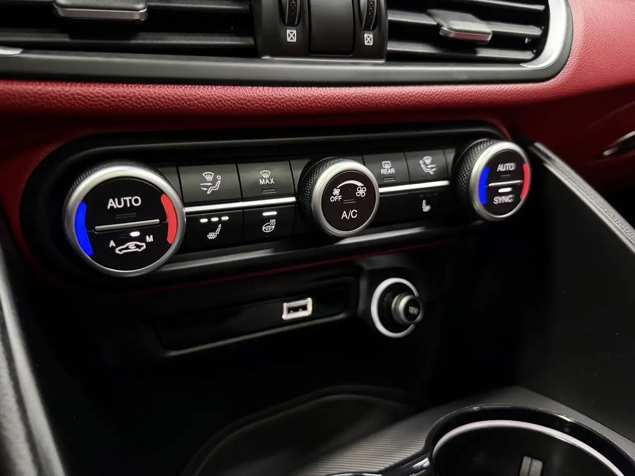 Alfa Romeo Giulia снимка Alfa Romeo Giulia