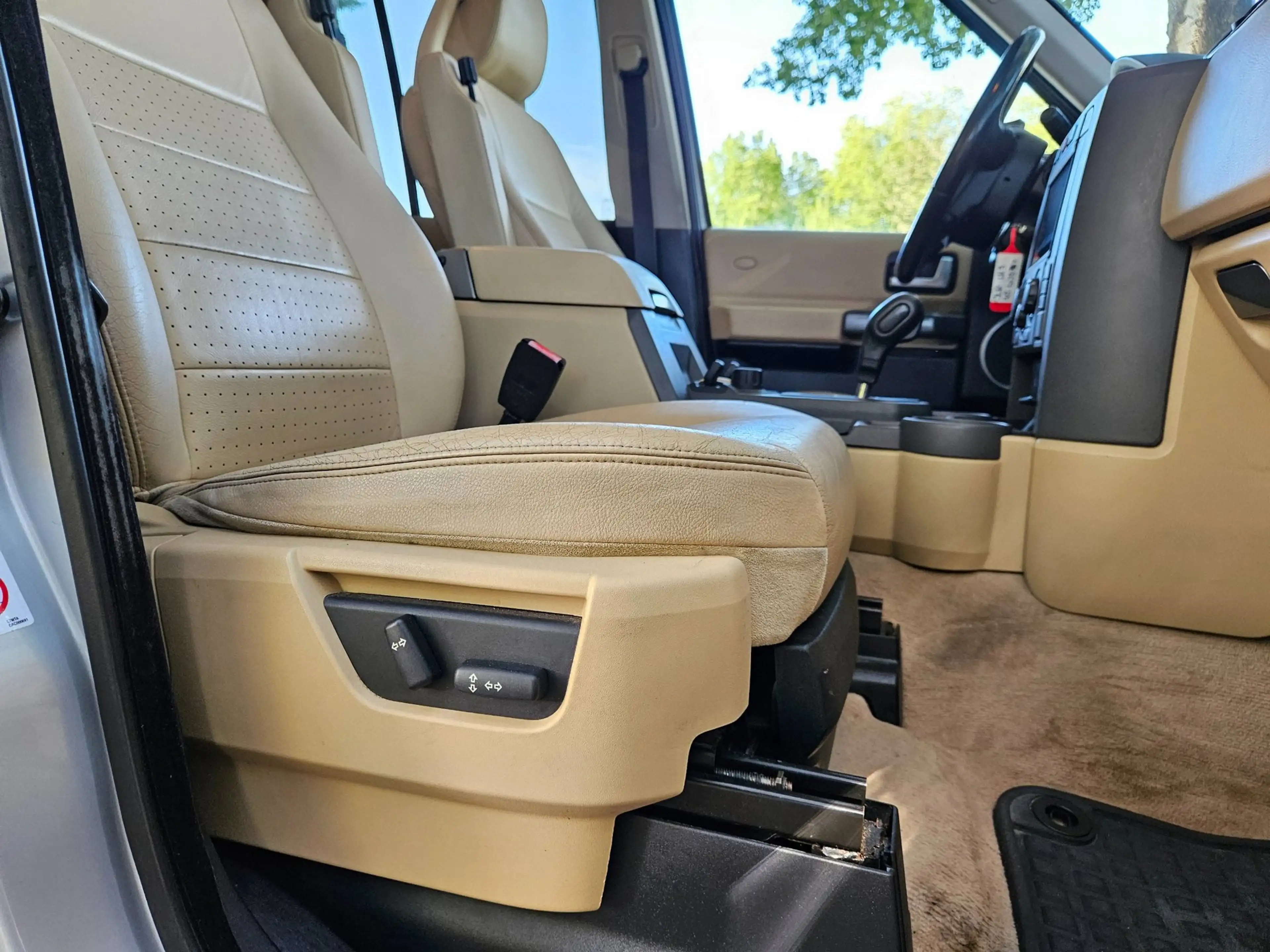 Land Rover Discovery 4.4 V8 7p — photo 9