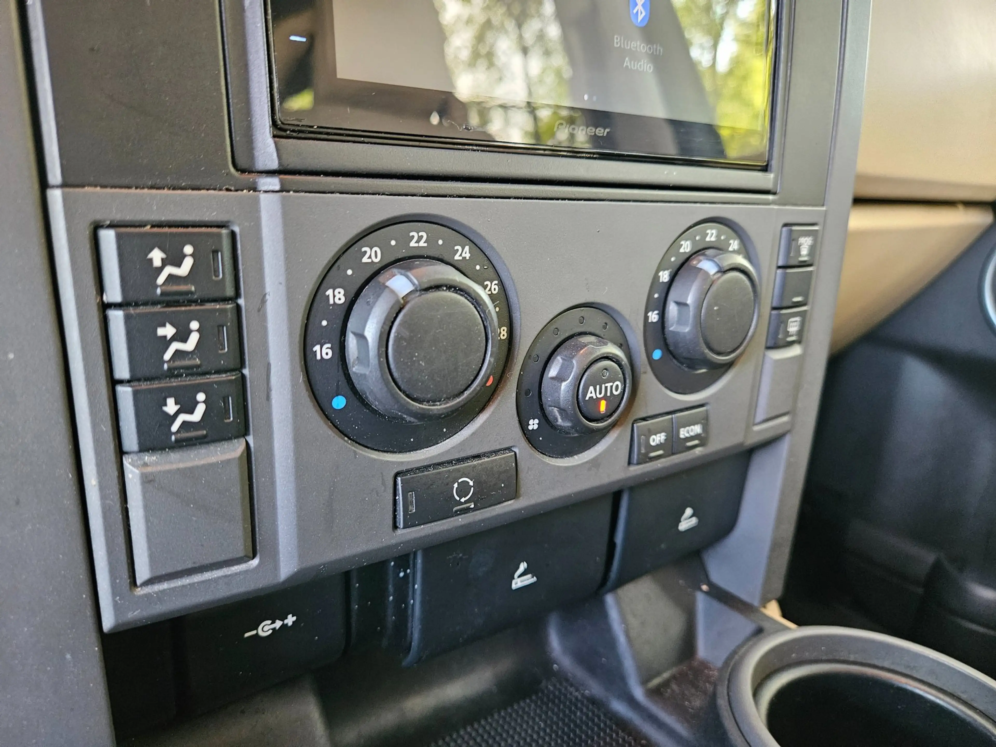 Land Rover Discovery 4.4 V8 7p — photo 15