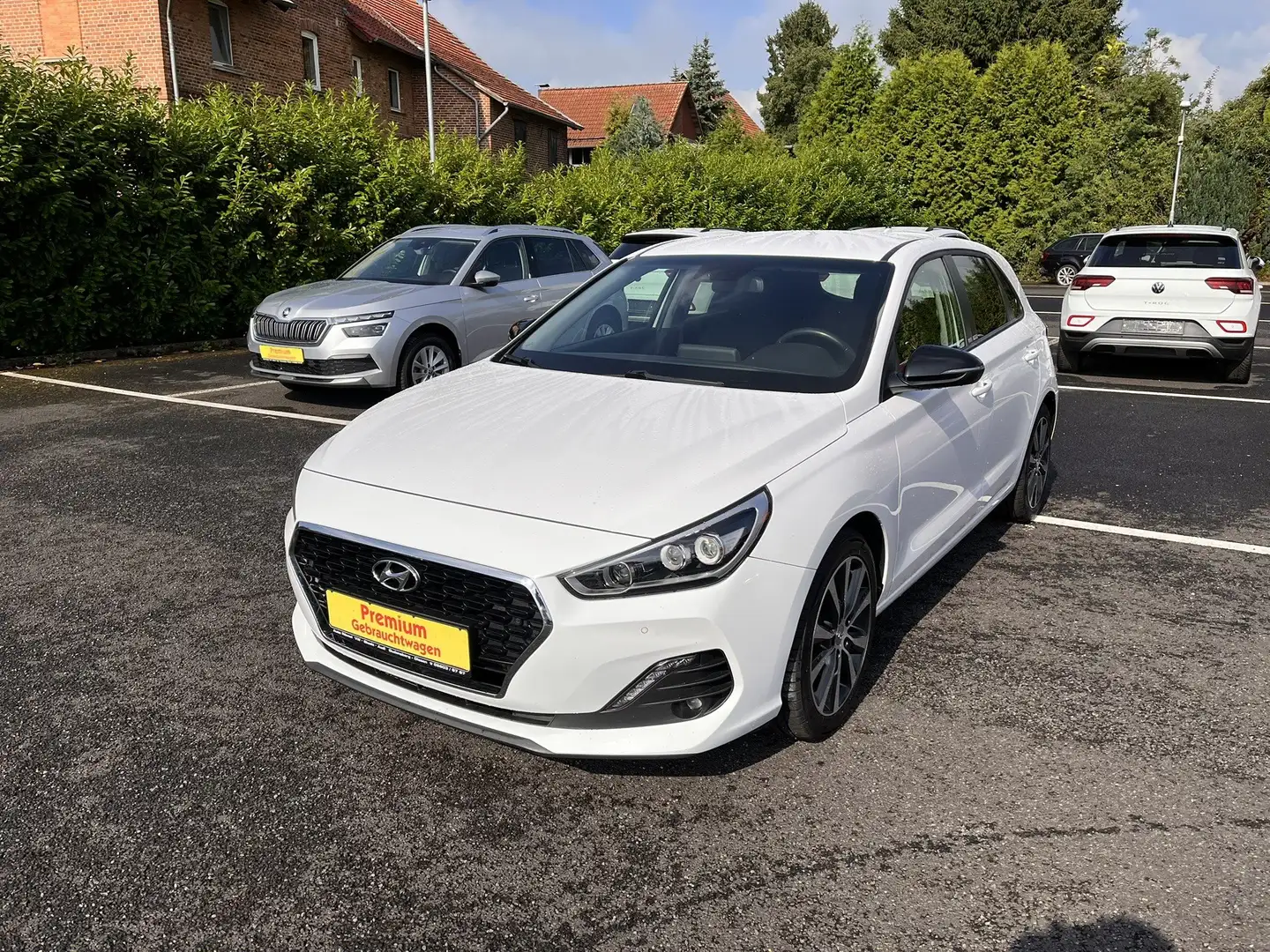 Hyundai i30 1.4 T-GDI YES! Alu 17" Navi SHZG RFK Weiß - 1