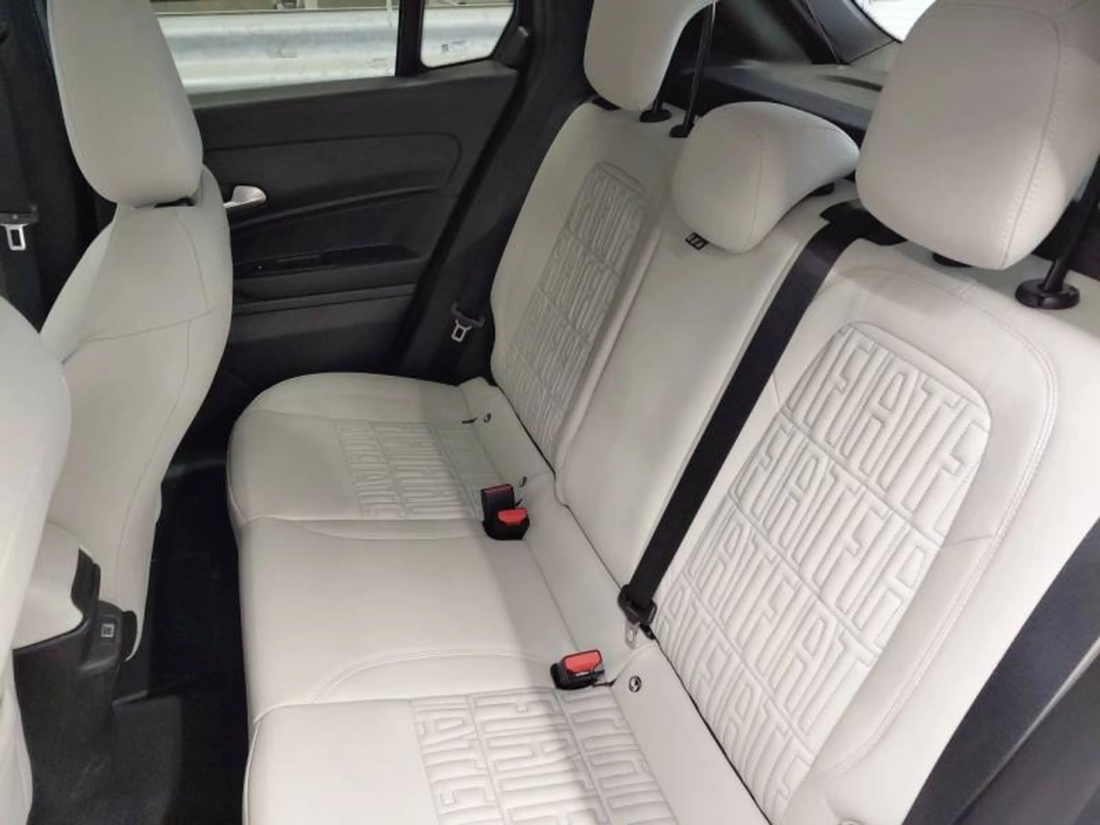 Fiat 600 1 1.2 Hybrid 110cv DCT La Prima — photo 10