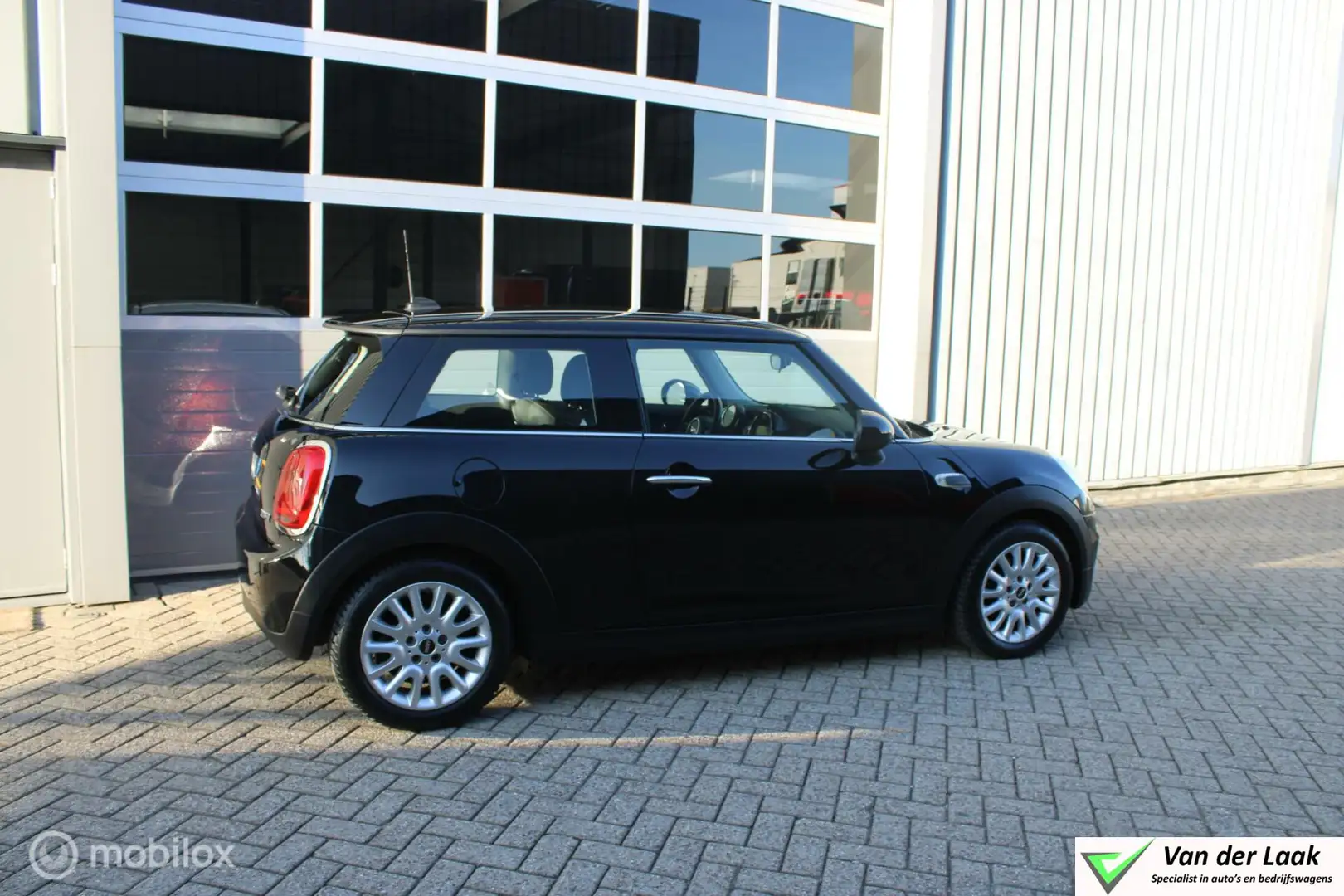 MINI Cooper Mini 1.5 Chili Serious Business | NL Auto | Naviga Zwart - 2