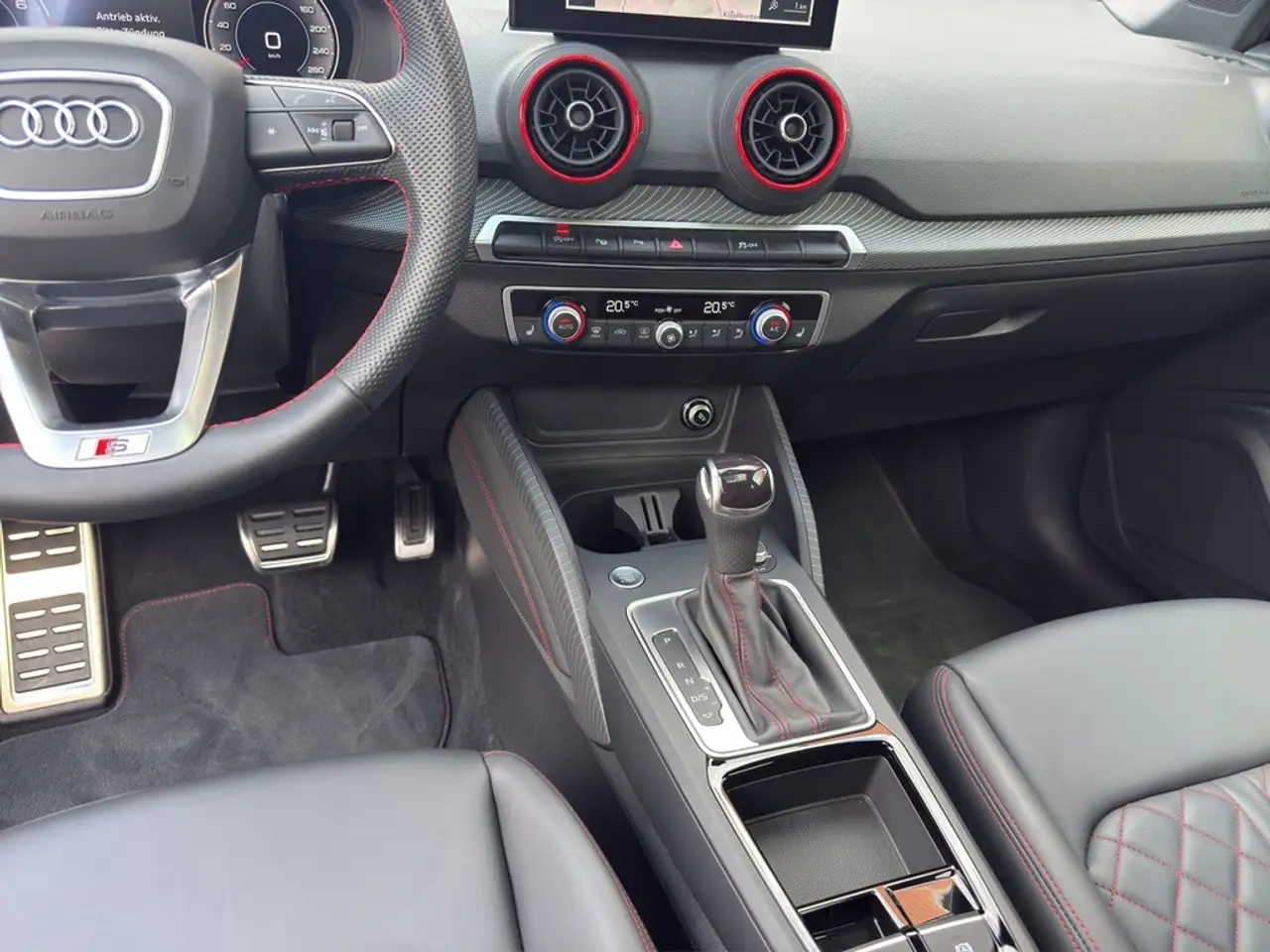Audi Q2 35 TFSI S tronic S line PANO*MATRIX*NAV*SHZ*ACC..., миниатюра 19