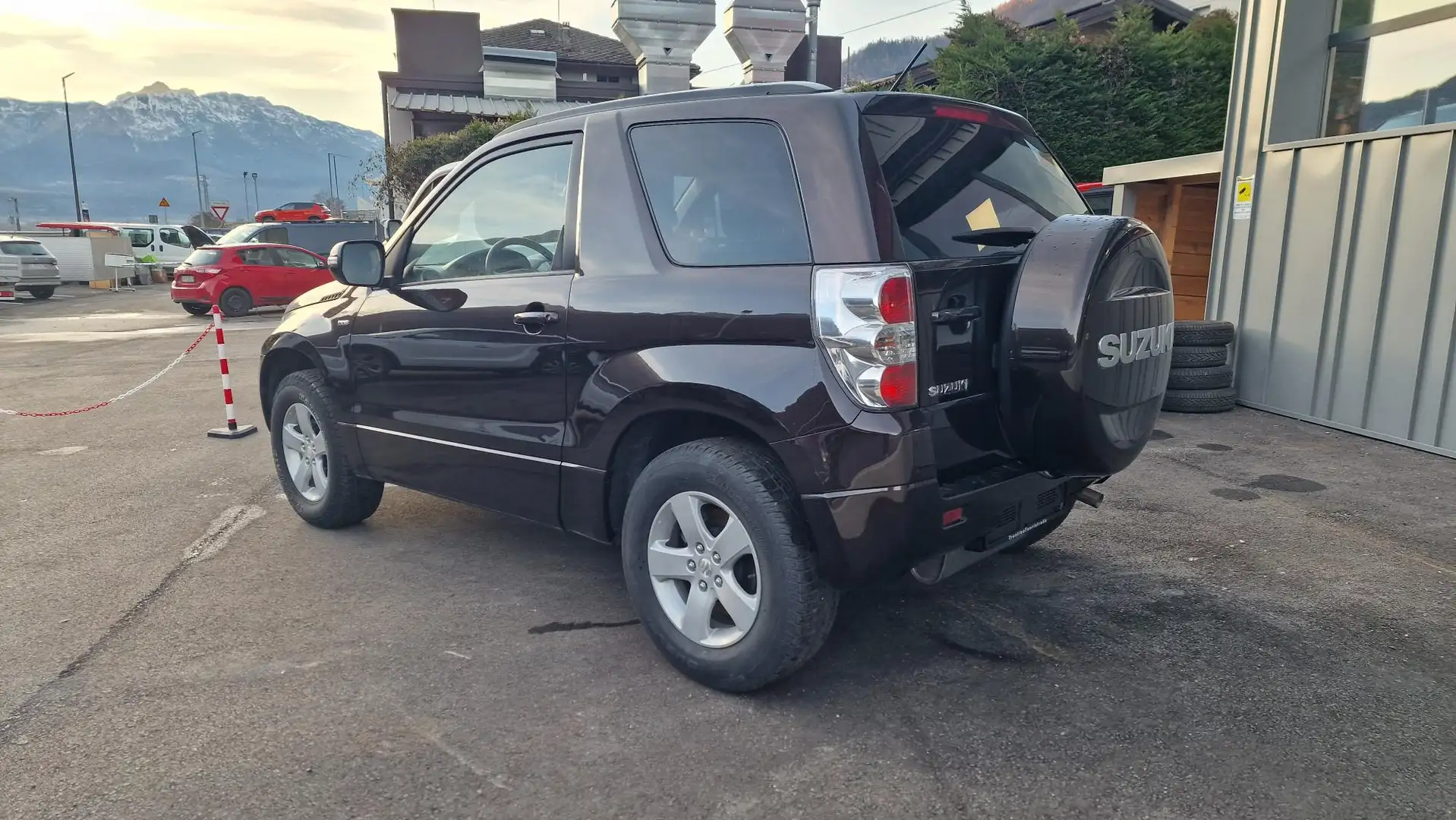 Suzuki Grand Vitara 1.9 DDiS Brun - 2