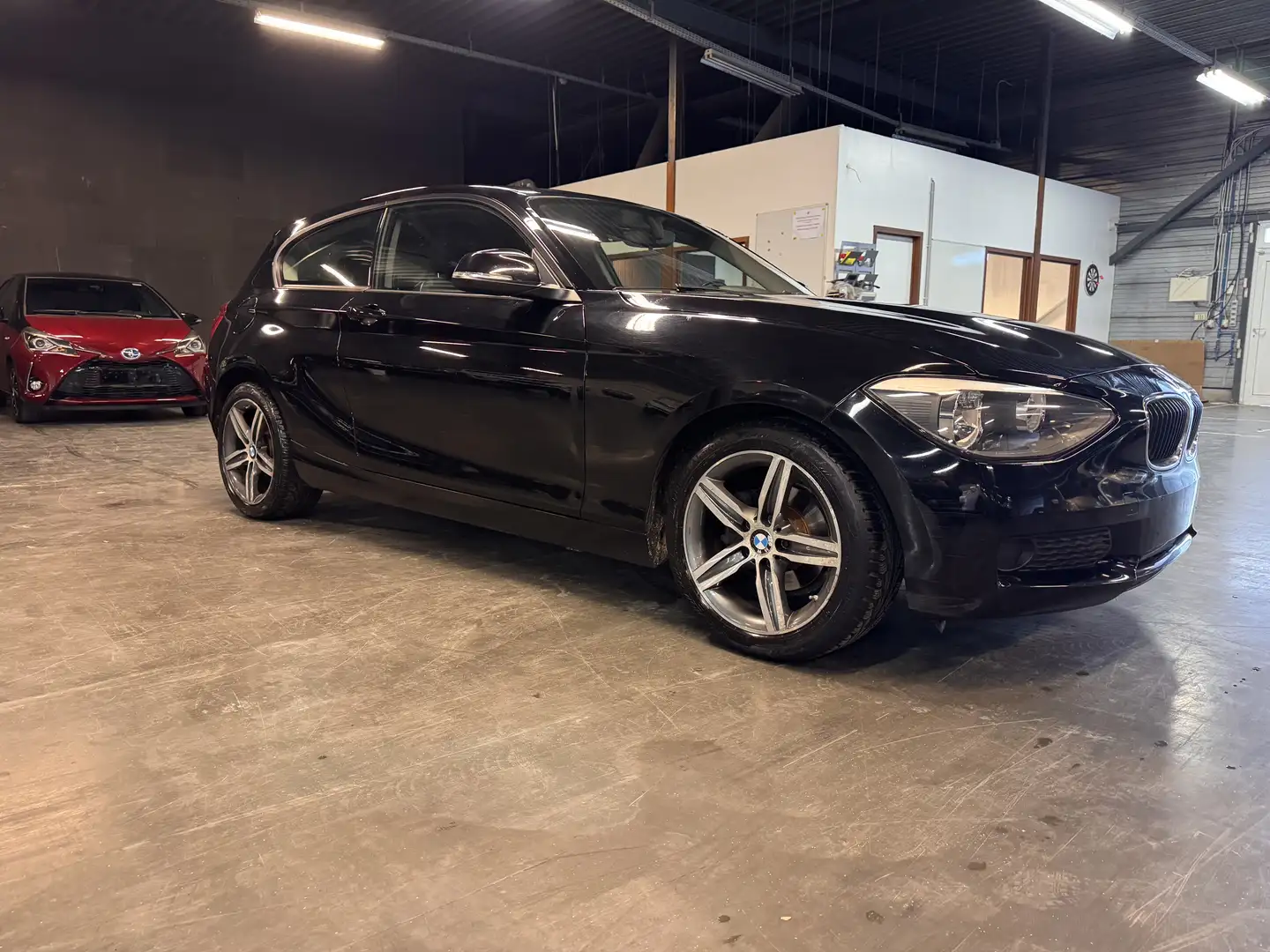 BMW 114 i 12 Mois Garanti Noir - 2