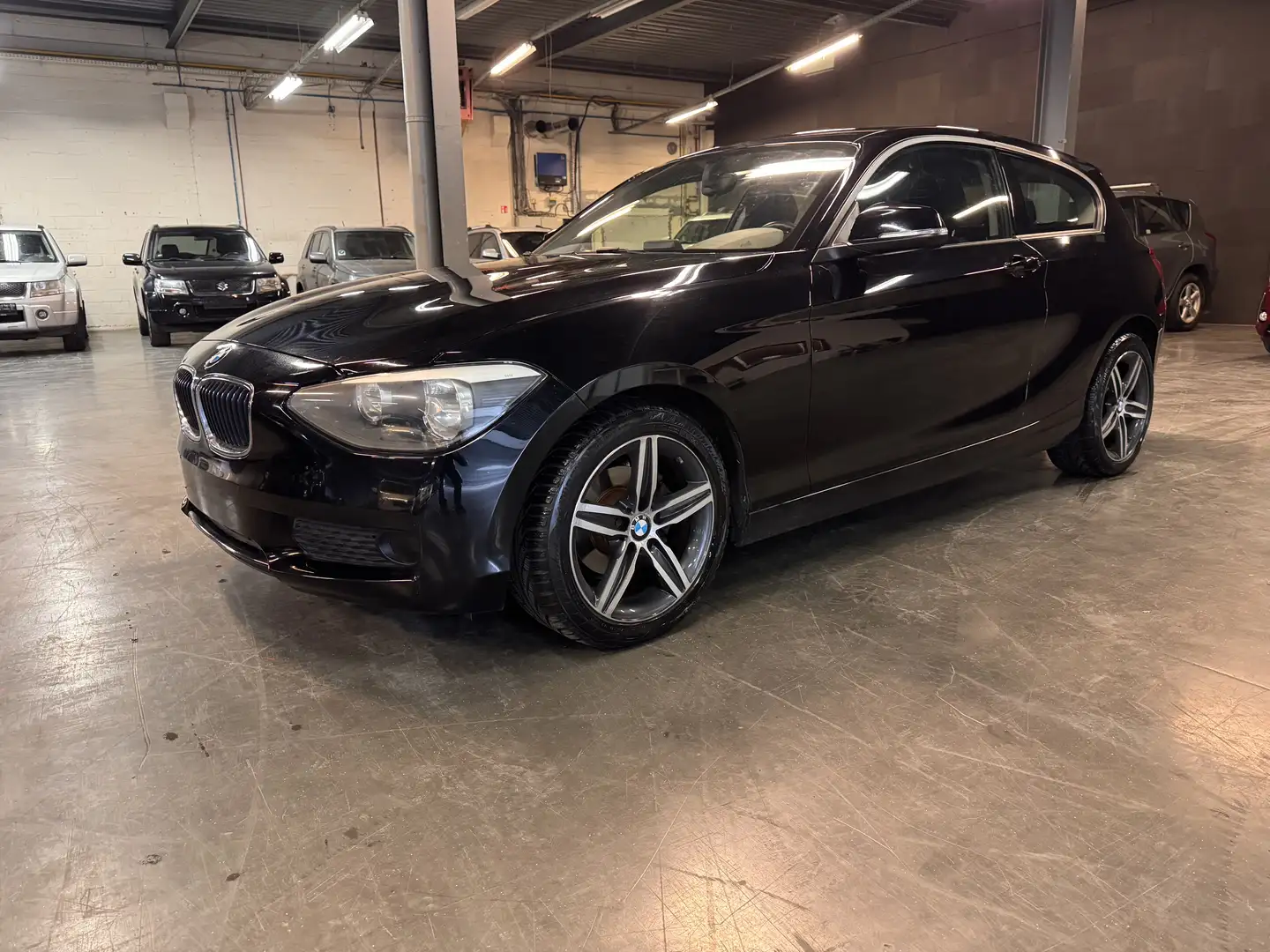 BMW 114 i 12 Mois Garanti Noir - 1