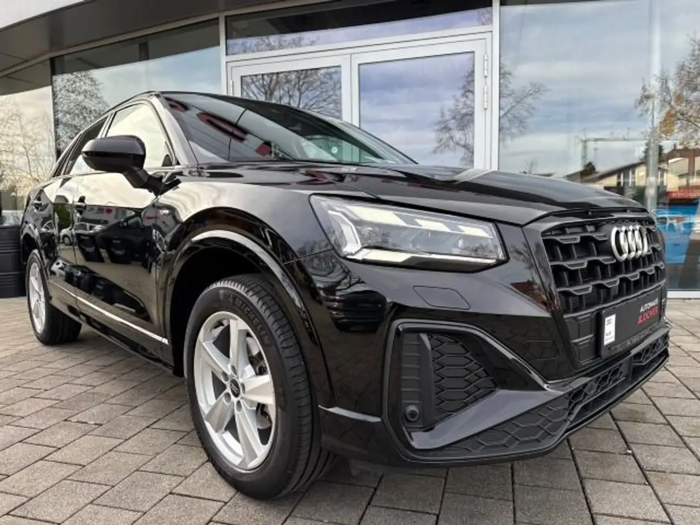 Audi Q2 S-Line 35 TFSI S-tronic Matrix LED RFK Sitzh. Schwarz - 2