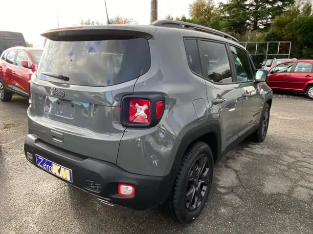 Jeep Renegade view 4