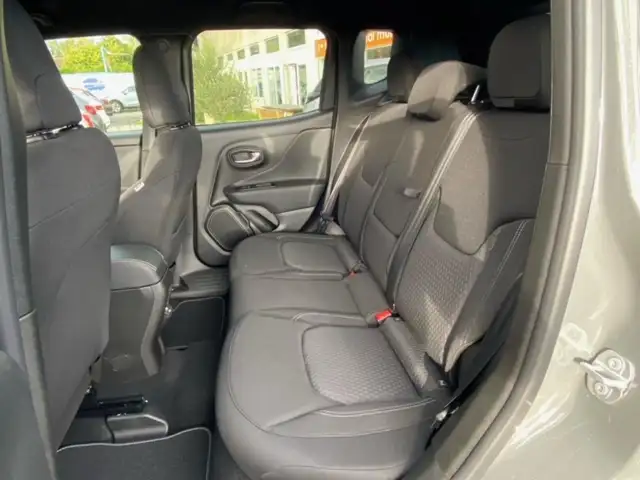 Jeep Renegade view 6