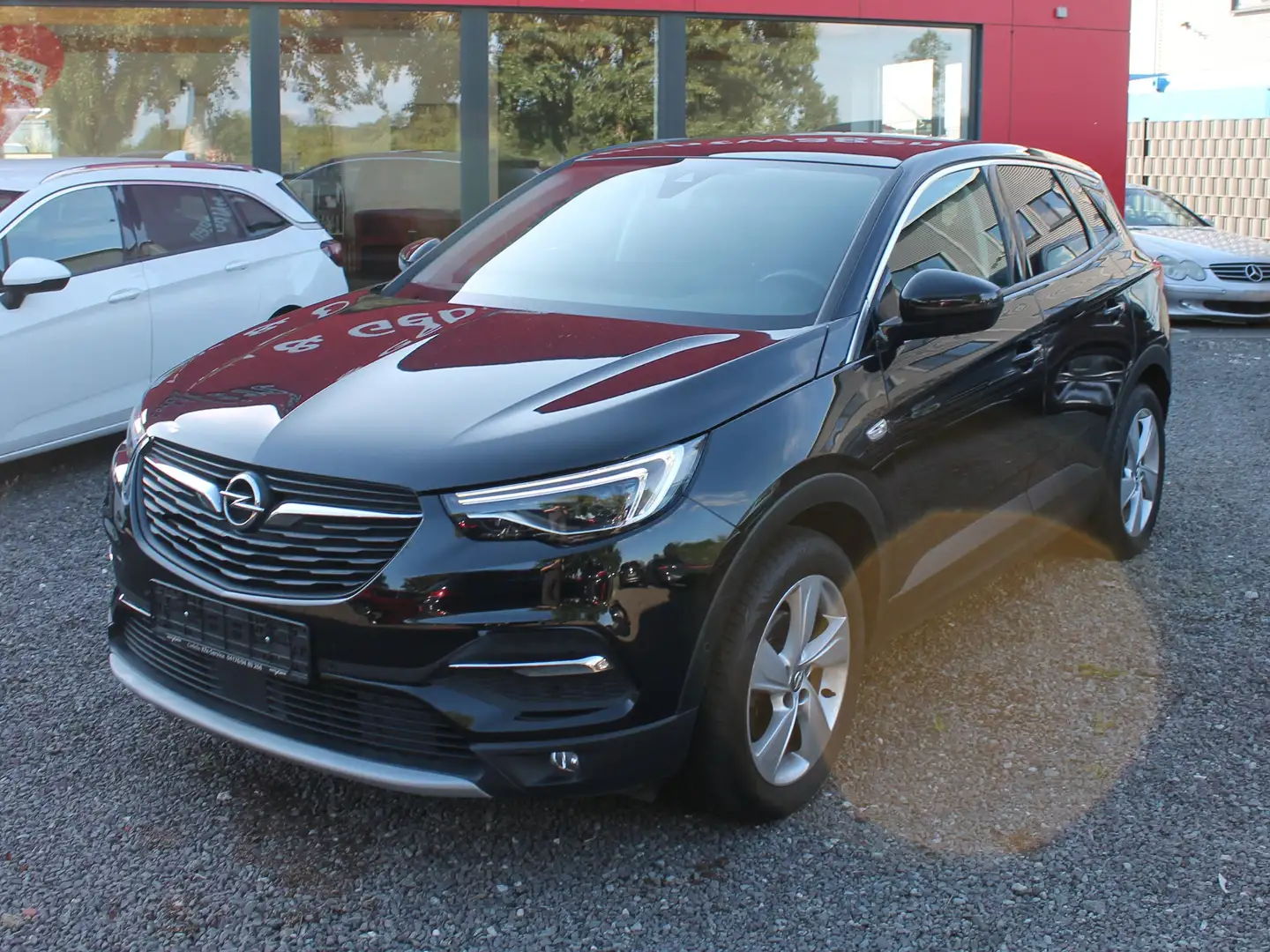 Opel Grandland X Innovation Schwarz - 1