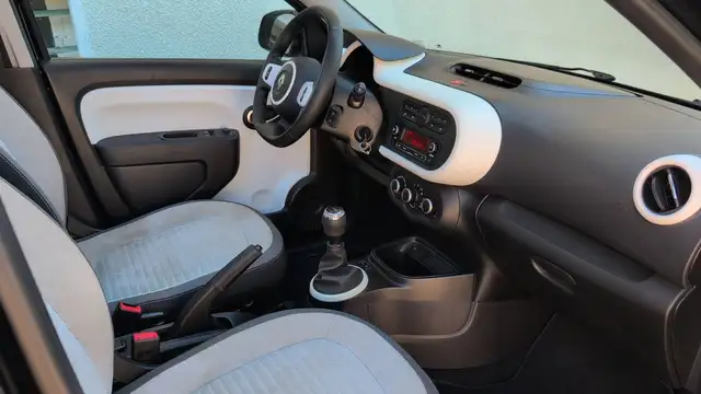 Renault Twingo view 10