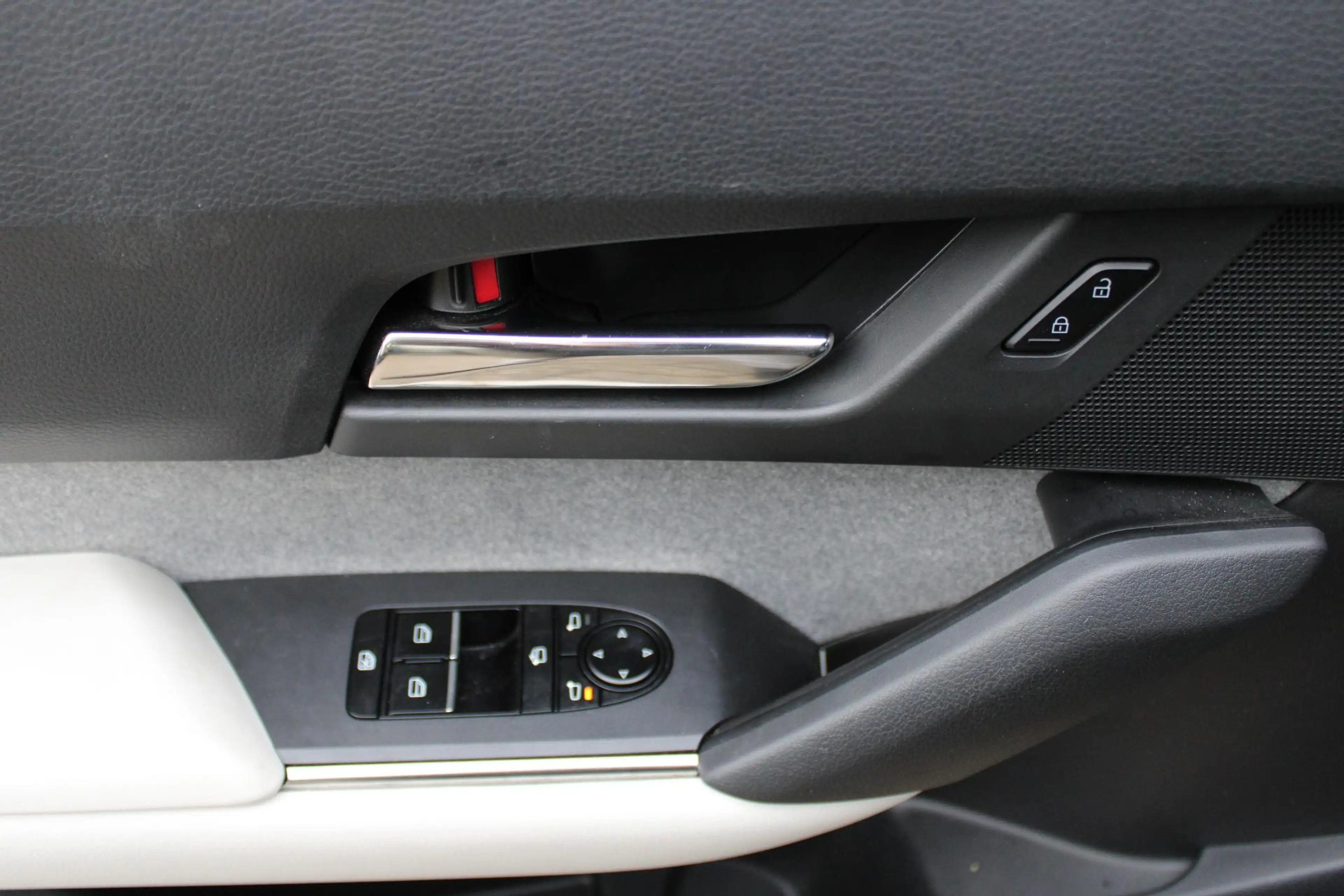 Mazda MX-30 e-SkyActiv EV 145 Exclusive-Line 36 kWh , Automaat — photo 14