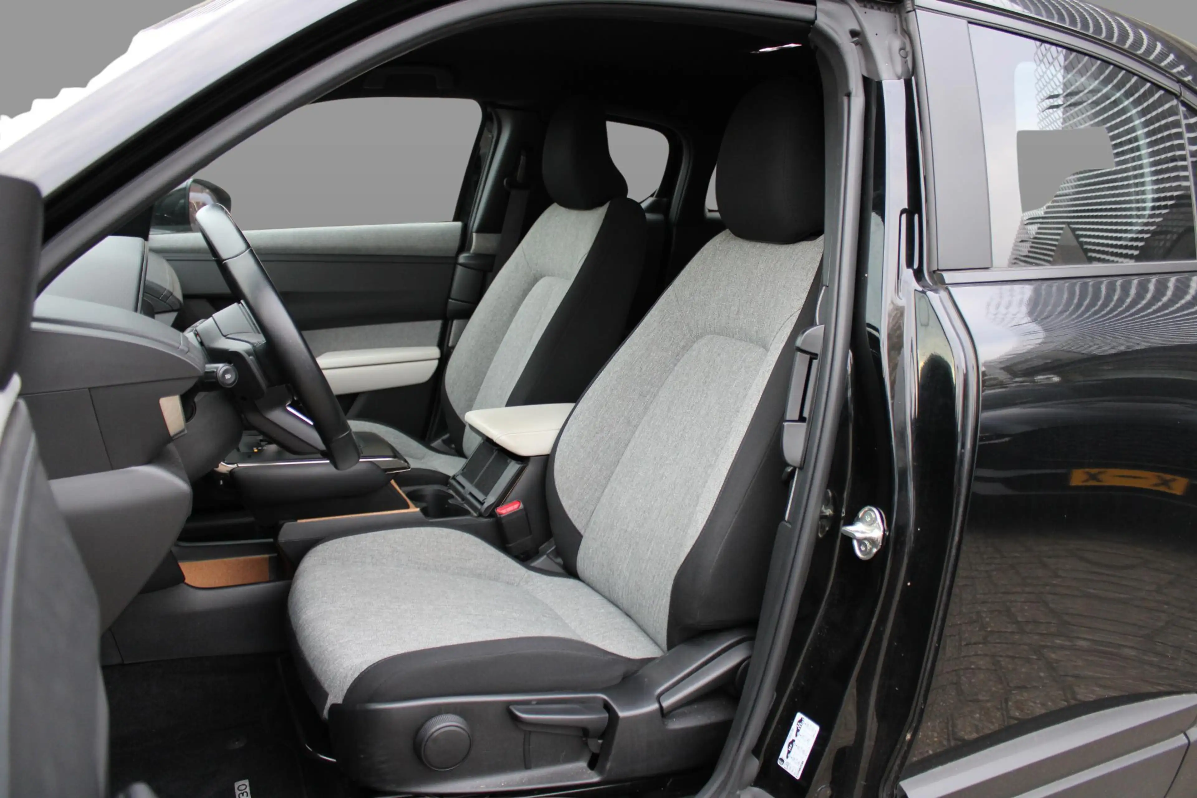 Mazda MX-30 e-SkyActiv EV 145 Exclusive-Line 36 kWh , Automaat — photo 11