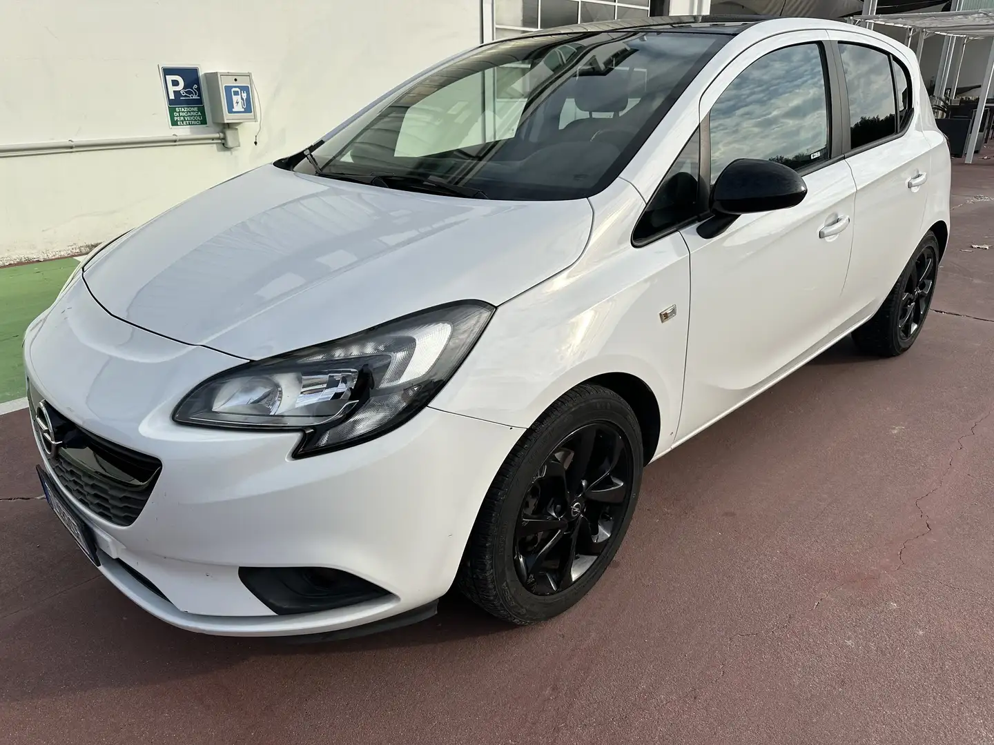 Opel Corsa BLACK ED. 5p 1.4 BENZ/GPL FINANZIABILE - 1