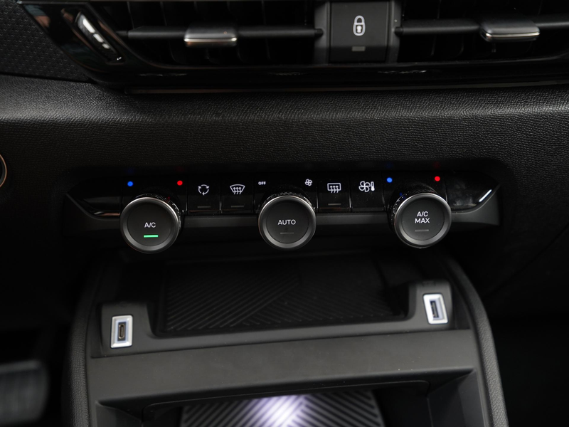 Citroen C4 X 1.2 Hybrid 145pk Max | Leder | 360 Camera | Navi | — photo 11