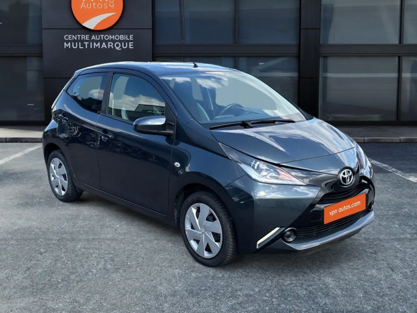 Toyota Aygo 1.0 VVT-i x Gris - 2