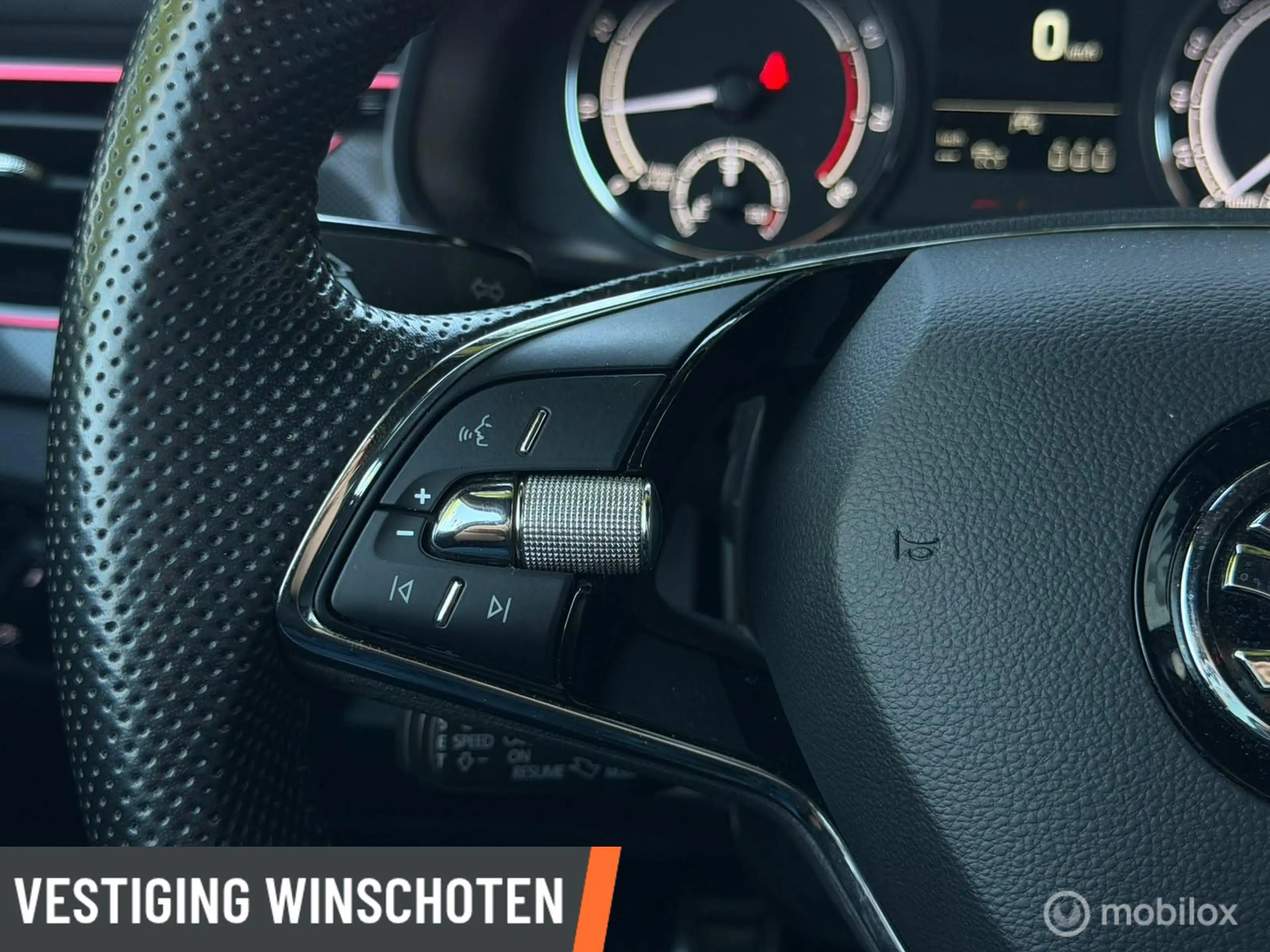 Skoda Kamiq 1.0 TSI Sport Business — photo 11