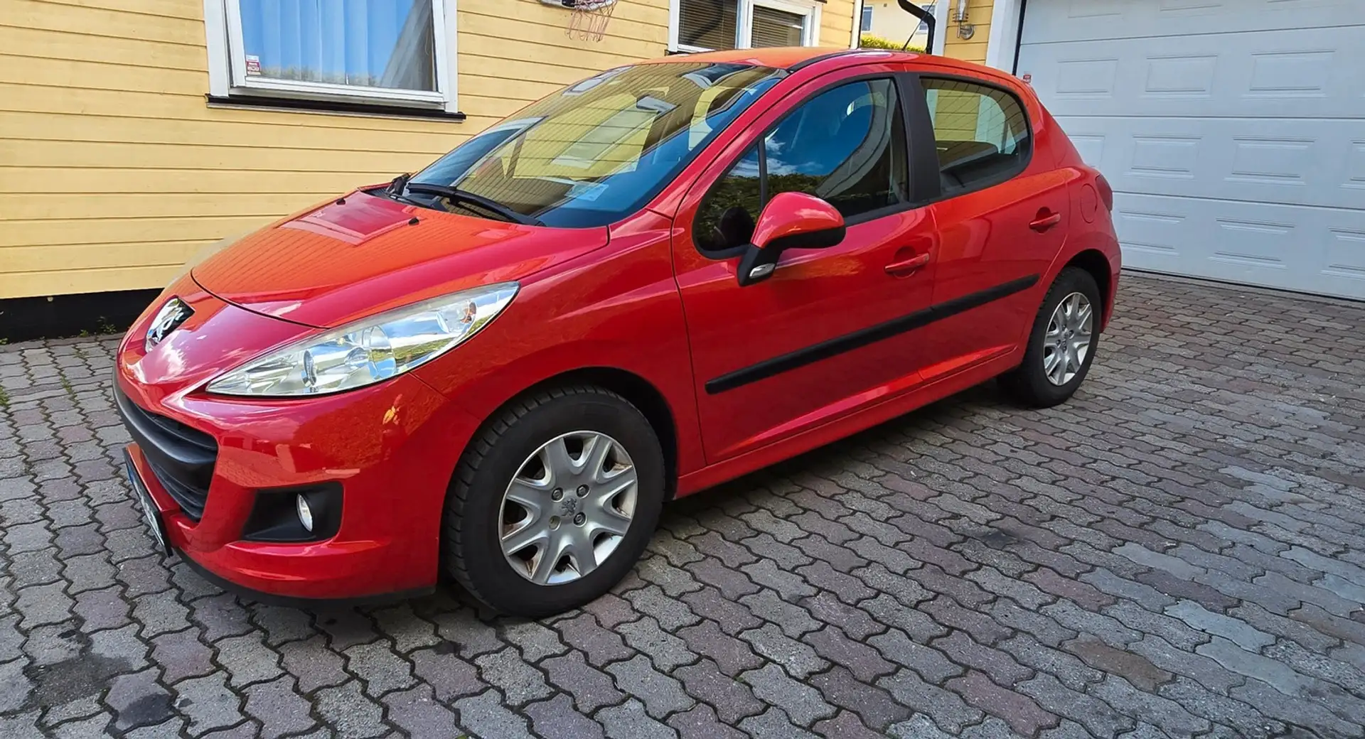 Peugeot 207 207 1.4 HDi 70ch Trendy Rouge - 2