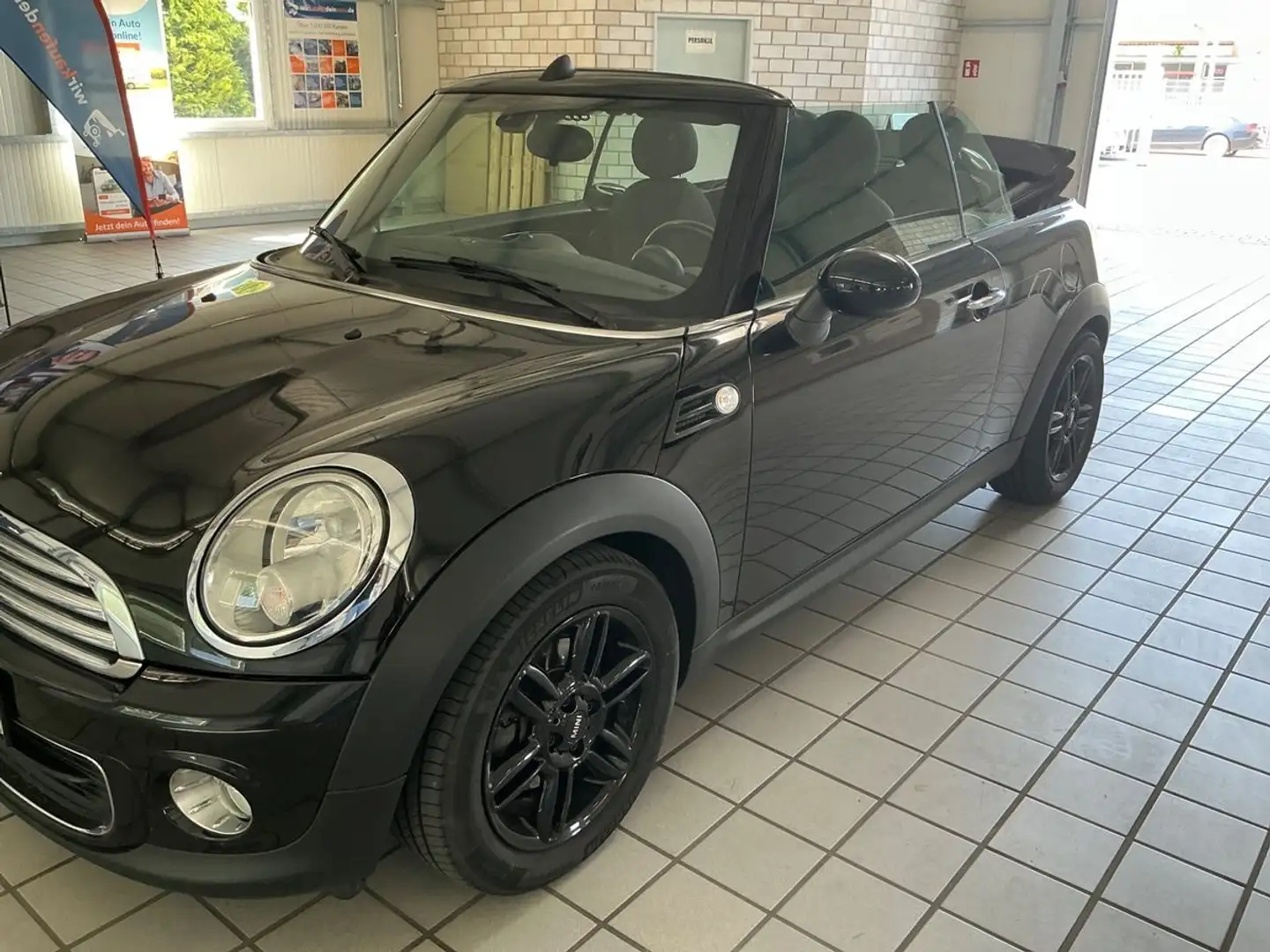 MINI One Cabrio *Klima/Parkpilot/Aluräder* Schwarz - 1