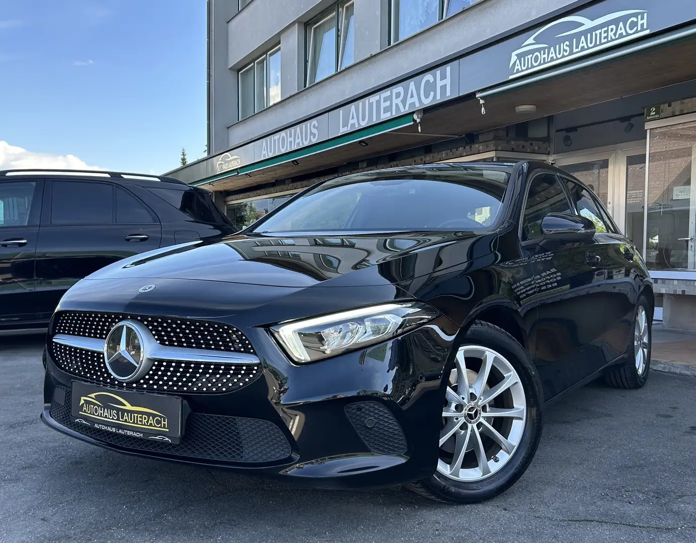 Mercedes-Benz A 200 d Aut. *WIDESCREEN *T.LEDER *R.KAMERA *APP *NAVI Negro - 1